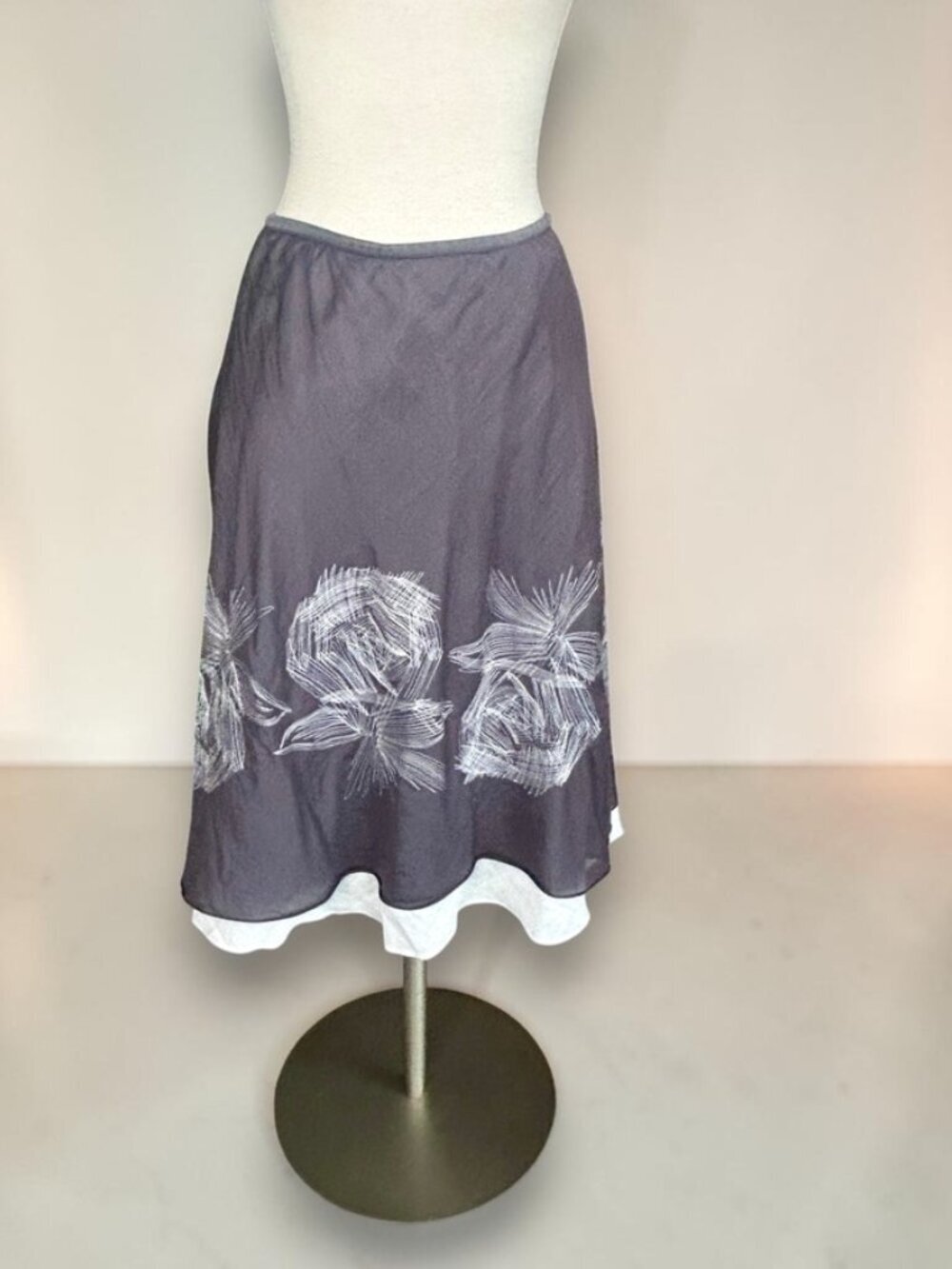 Nic +Zoe Gray Embroidered Gray Floral Silk Blend Full Skirt Size 12